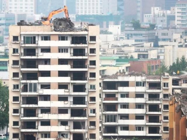 억대 연봉에 수십억 성과급… "구청장·교수도 하고싶어해"