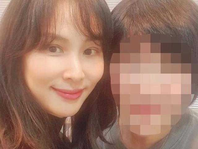 ‘장동건♥’ <strong>고소영</strong>, 오랜만에 근황 공개..우아한 비주얼+밝은 미소