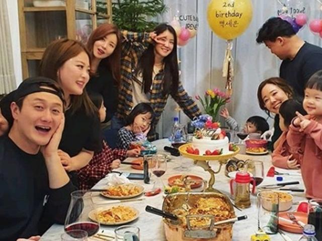<strong>이시영</strong>, 소유진 셋째 생일파티 방문…차원 다른 음식 스케일