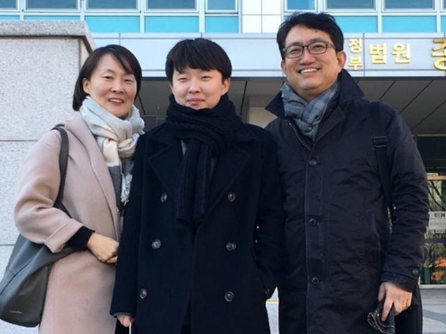 “저의 정체성은 <strong>트랜스젠더</strong> 어머니입니다”
