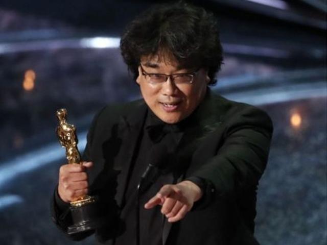 진중권 "봉준호 블랙리스트 올리더니… 얼굴 두껍다" 한국당 <strong>비판</strong>