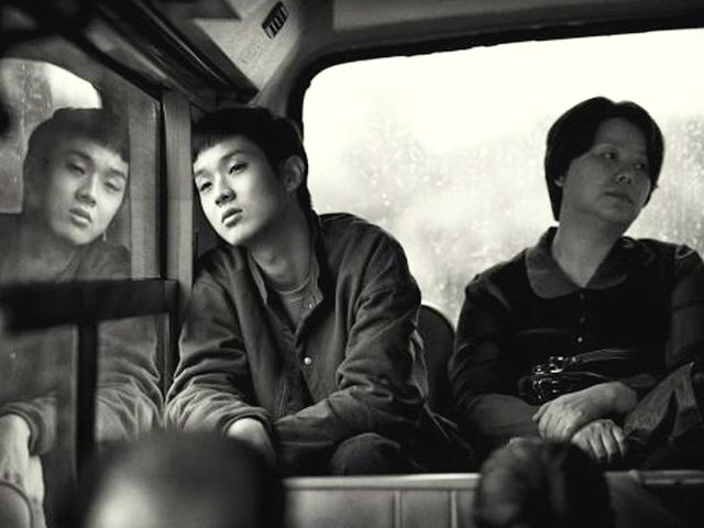 ‘<strong>기생충</strong>: 흑백판’ 봉준호 감독, 직접 Pick한 미공개 스틸 11종