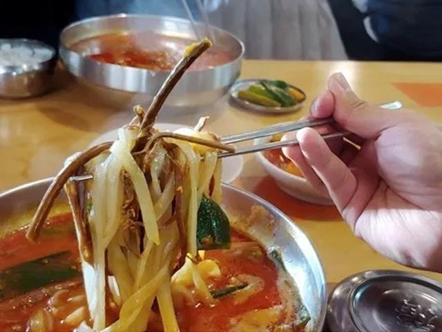 몸과 마음을 녹이고 채우는 한 그릇 – 강화 수라전통<strong>육개장</strong>