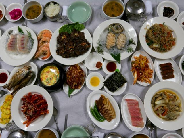 '산해진미' 40첩 밥상에 상다리 휘어지겠네
