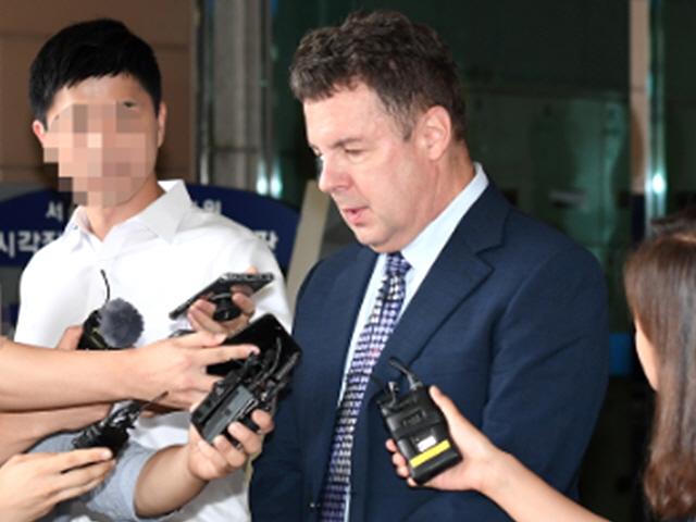 <strong>로버트 할리</strong>, 모친상 당해 "美 정부서 비자 거부…장례식 못 간다"