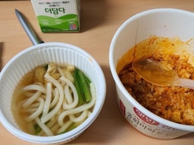 '컵밥에 흰 우유' 어쩌다 대구 간호사 저녁이 됐나? 병원의 해명