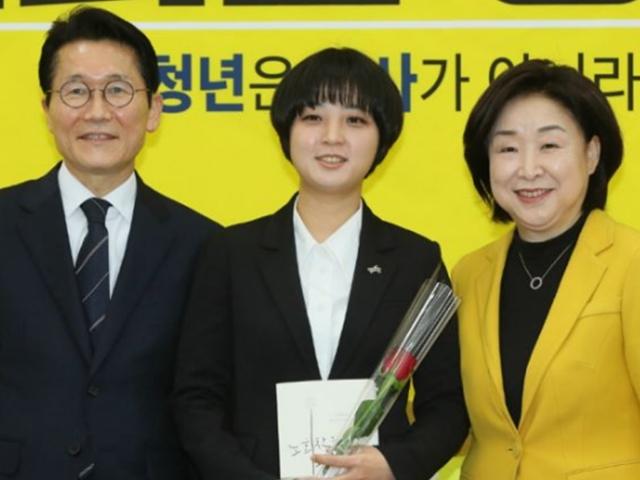 정의 비례1번 <strong>류호정</strong> '롤 대리' 논란에 "꼿꼿이 걷겠다"