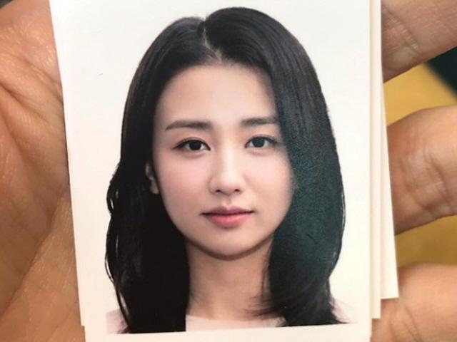 <strong>박하선</strong> "급 기계로 찍은 여권사진..충격과 공포로 다시 찍어"
