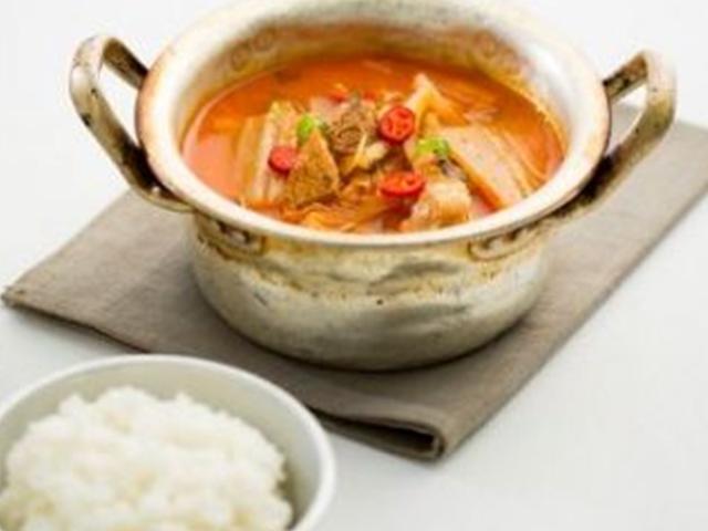 [<strong>요리</strong>수다] <strong>기본</strong>에 충실하면 누구나 맛있게 끓이는 김치찌개