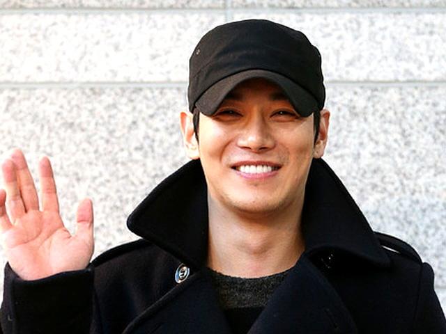 가수 <strong>환희</strong>, 음주사고 보험처리 의혹 불구속 입건