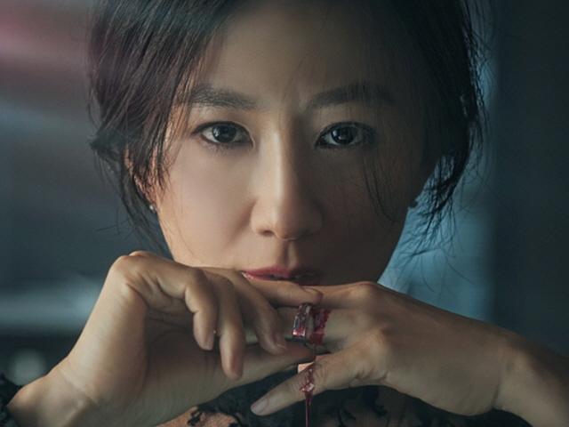 "본능은 남자한테만 있는게 아니다"...'부부의 세계' <strong>김희애</strong> 짜릿한 역습
