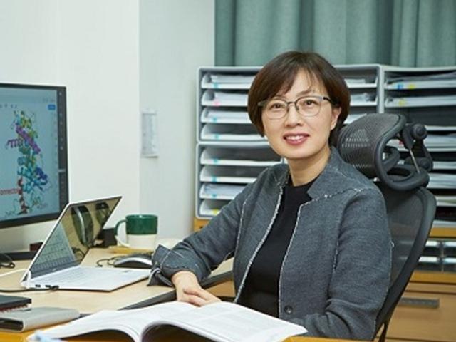 코로나19 유전자 해독한 韓 과학자…알고보니 <strong>노벨상</strong> 유력 후보자?