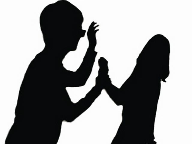"헤어지자는 말에 화가나"…성관계 <strong>영상</strong> <strong>유포</strong>하고 반려견 학대한 20대 구속