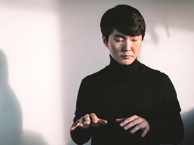 <strong>피아니스트</strong> 조성진 "5년만에 처음 연주없이 지내...20대 후반 책임감 더 느껴"