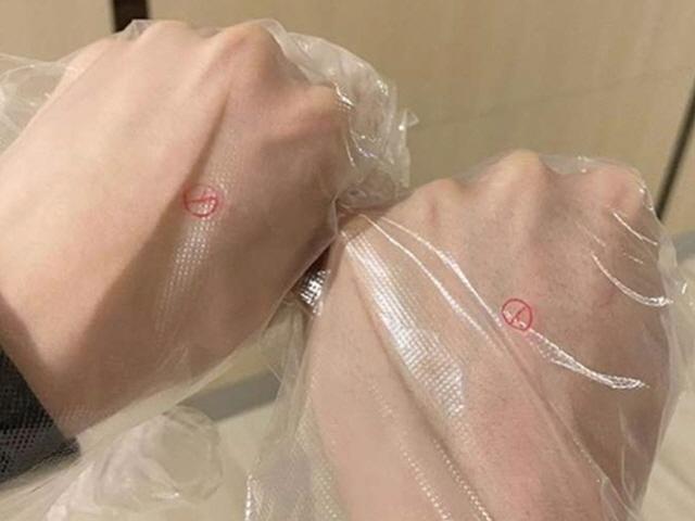 ‘손등 위 찍지 마라’ 주문에도 지숙♥이두희 ‘투표도장 커플<strong>샷</strong>’으로 구설