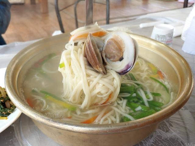 왕께 진상한 백합과 <strong>바지락</strong> 한상을 맛보다