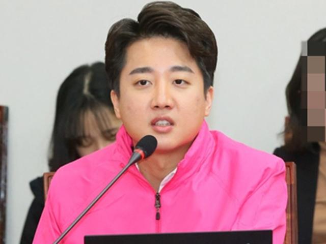 계속되는 <strong>사전투표</strong> 음모론… 이준석 “공개토론 열자, 유튜버 참여하라”