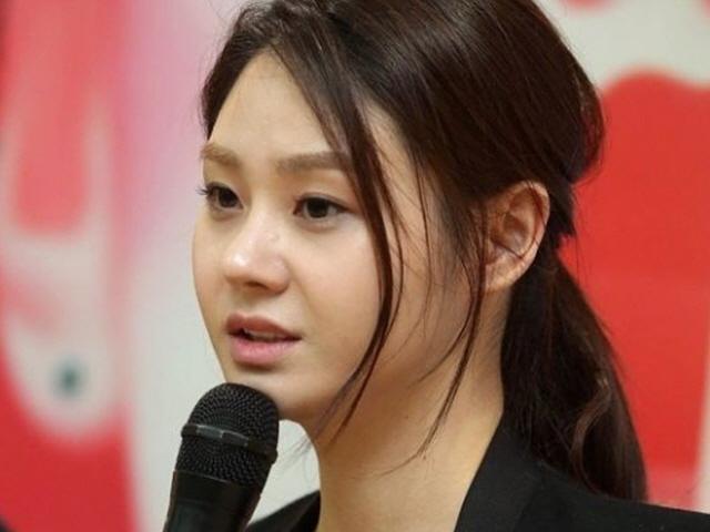 배우 <strong>윤주</strong>, 항생제 부작용으로 간 손상…"이식자 찾고 있어"