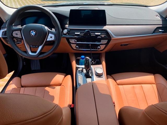 [시승기] BMW <strong>5</strong><strong>시리즈</strong> 첫 PHEV 530e, 효율성·주행재미 모두 잡았다