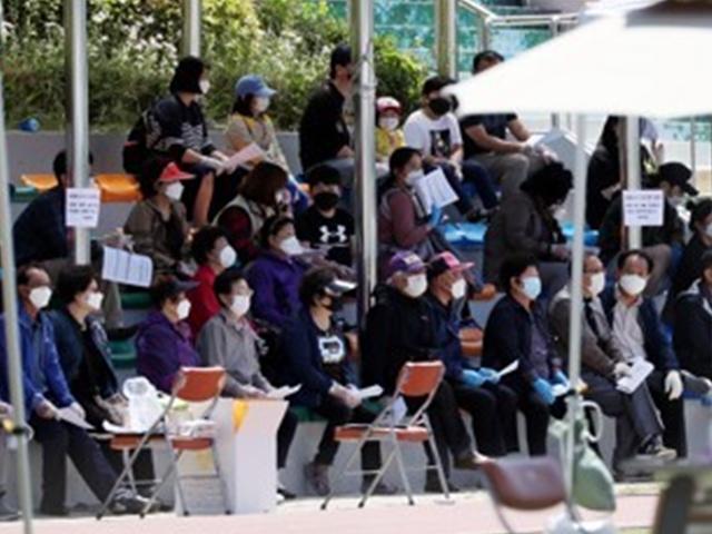 "아들이 이태원 갔다왔어요"…어머니 전화로 병원 <strong>집단감염</strong> 막아