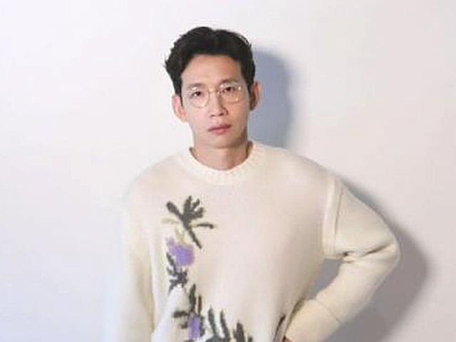 봉태규 "제대로 책임 진 사람 없다"…고(故) 노무현 전 <strong>대통령</strong> 11주기 추모