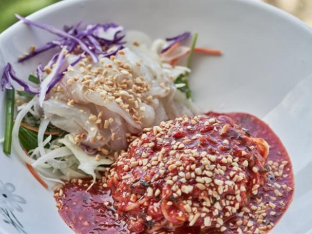 제주의 5월은 맛없다? 멜 튀김·광어 회국수를 맛보고 다시 생각했다