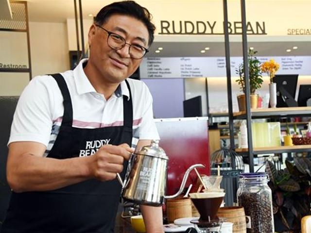 교사·국회 <strong>보좌관</strong>·커피전문가…"지금의 인생은 덤이죠"