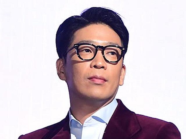 <strong>MC몽</strong>, 네이처 응원하며 '이번에 못뜨면 군대가자' 문구 '논란'