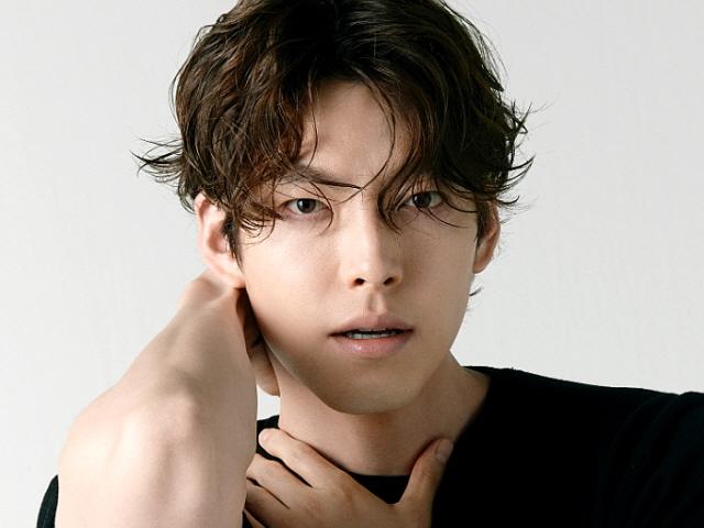 '비인두<strong>암 극복</strong>' 김우빈 "4년 만에 복귀…촬영장 가는 게 즐겁다"