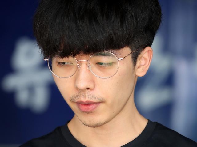 얼굴 공개된 '갓갓' 공범 안승진 "음란물에 <strong>중독</strong>돼 범행"
