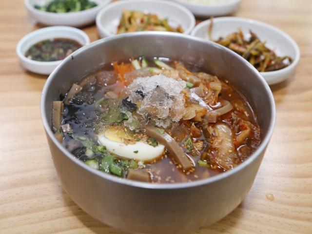 [ESC] ‘무미’인데 이상하게 맛있네, 시~원한 ‘묵밥’ 납신다