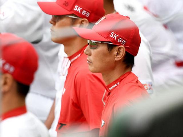 2시간 수면, <strong>누룽지</strong>. ‘야구 바보' 염경엽 감독의 극한 상황
