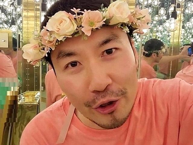 <strong>노홍철</strong> '호텔급 화장실' 공개… "조명가게 아냐?"