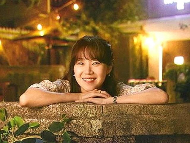 [강일홍의 연예가클로즈업] 초대박 난 '<strong>동백꽃</strong>', 왜 웃지 못하나?