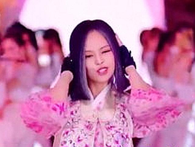 '한밤' 블랙핑크, 한복 <strong>무대</strong><strong>의상</strong> 글로벌 관심↑ "퍼포먼스 위해 철릭+도포 변형"