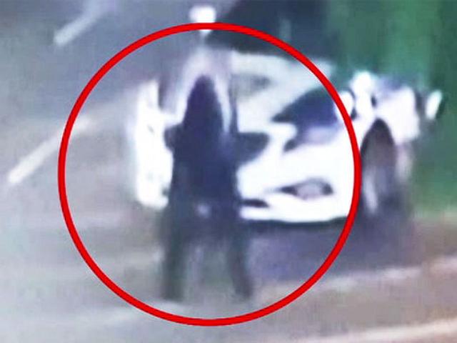 [단독] 경찰 앞 무단횡단…잡고 보니 '성폭행 수배자'