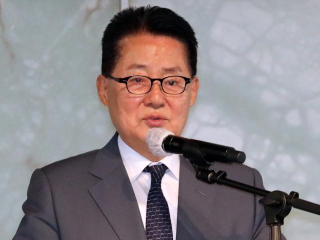 '영원한 DJ 비서실장·정치9단' 박지원, 정보기관 수장으로