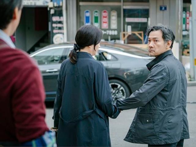 “숙이씨 나 몇 점이에요”…예순에 사랑꾼 된 ‘삐죽이’ 정진영
