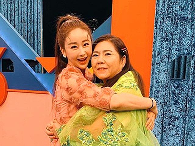 함진마마, <strong>며느리</strong> 함소원 꼭 끌어안고 "내 <strong>며느리</strong>♥"