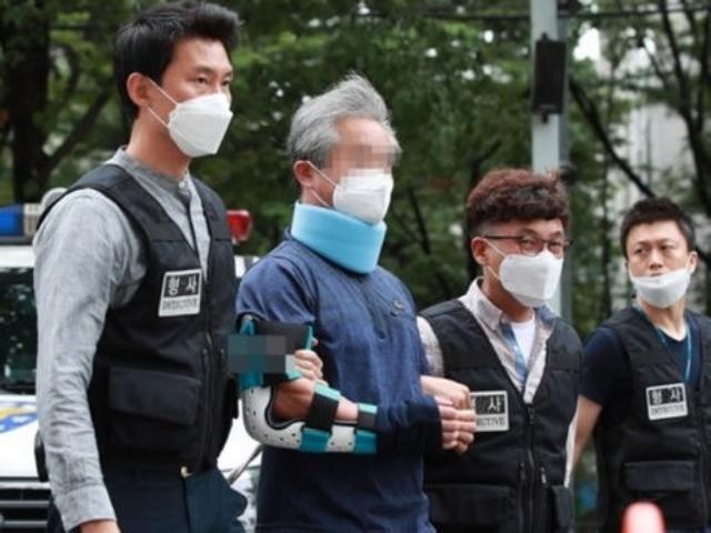 '文<strong>대통령</strong>에 신발 테러' 정창옥씨 영장 기각 사유는