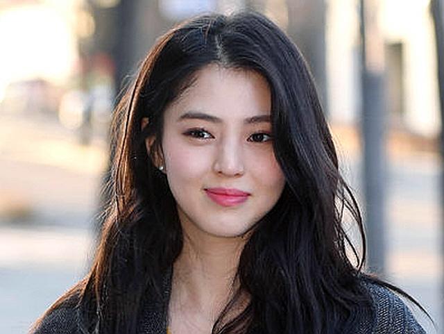 <strong>한소희</strong> 동창들, 母채무 논란에 대신 나선 이유 "홀로 커..변치 않은 의리파"