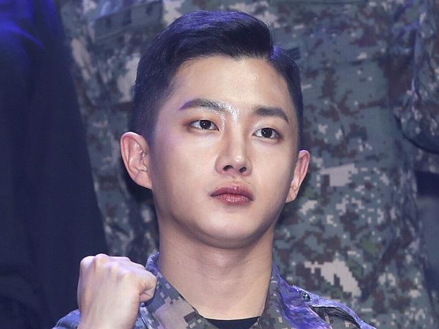 <strong>김민석</strong>, 말년 휴가 중 '몰카범' 잡았다…"직접 제압해 경찰에 인계"
