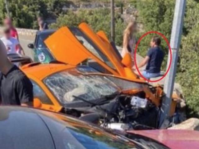 사고로 폐차 직전의 수퍼카…걸어 나온 운전자