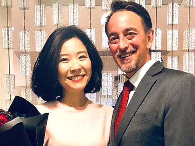 "나치" 한마디 해서···‘대륙의 연인’서 中역적 된 美총영사 부인