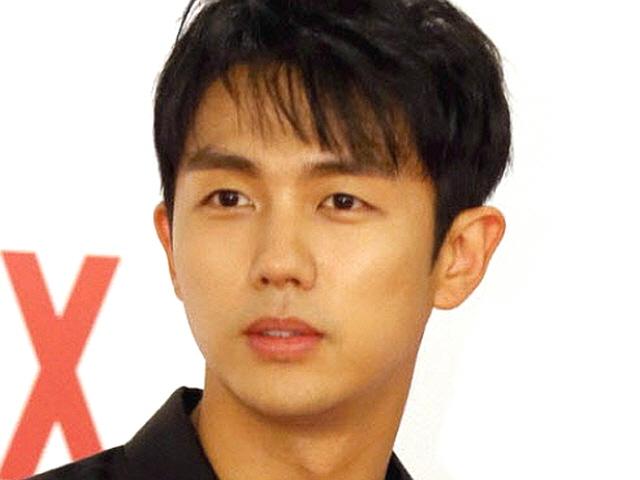 무단횡단자 2초 만에 들이받은 임슬옹 차…CCTV 공개