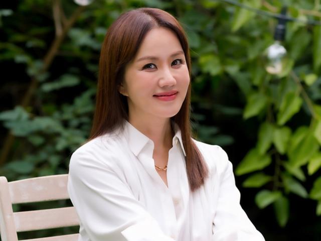 엄정화 "'오케이 마담'은 통쾌한 <strong>액션</strong>…나이는 생각 안해요"
