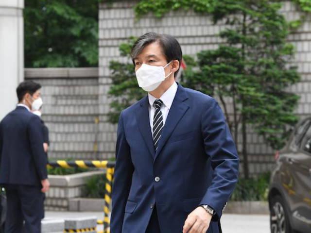 조국 "딸 초인종 누른 기자, 주거침입·폭행치상으로 고소"