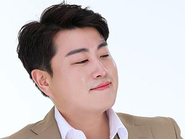 <strong>김호중</strong> 前여친, "아버지가 돈 노린 똥파리? <strong>김호중</strong> 믿은 죄밖에"