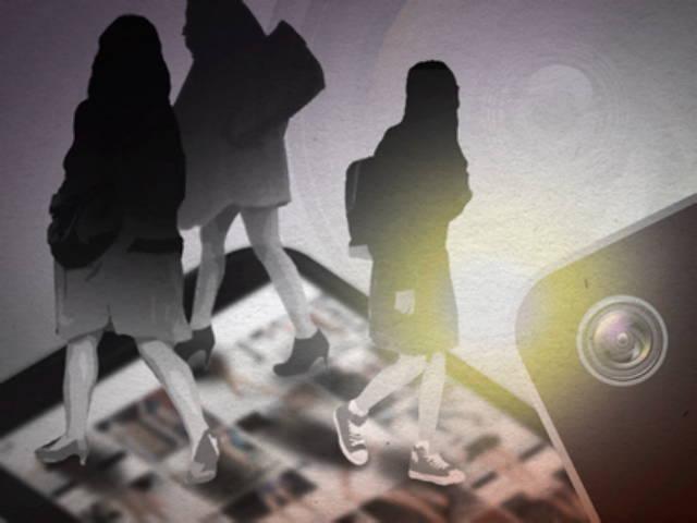 그 개그맨, 女화장실에서 팔 뻗어 용변 모습까지 <strong>촬영</strong>했다