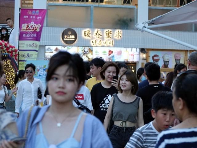 이태원처럼 소주잔 들고 인증샷…<strong>상하이</strong> '인싸'는 한인타운에